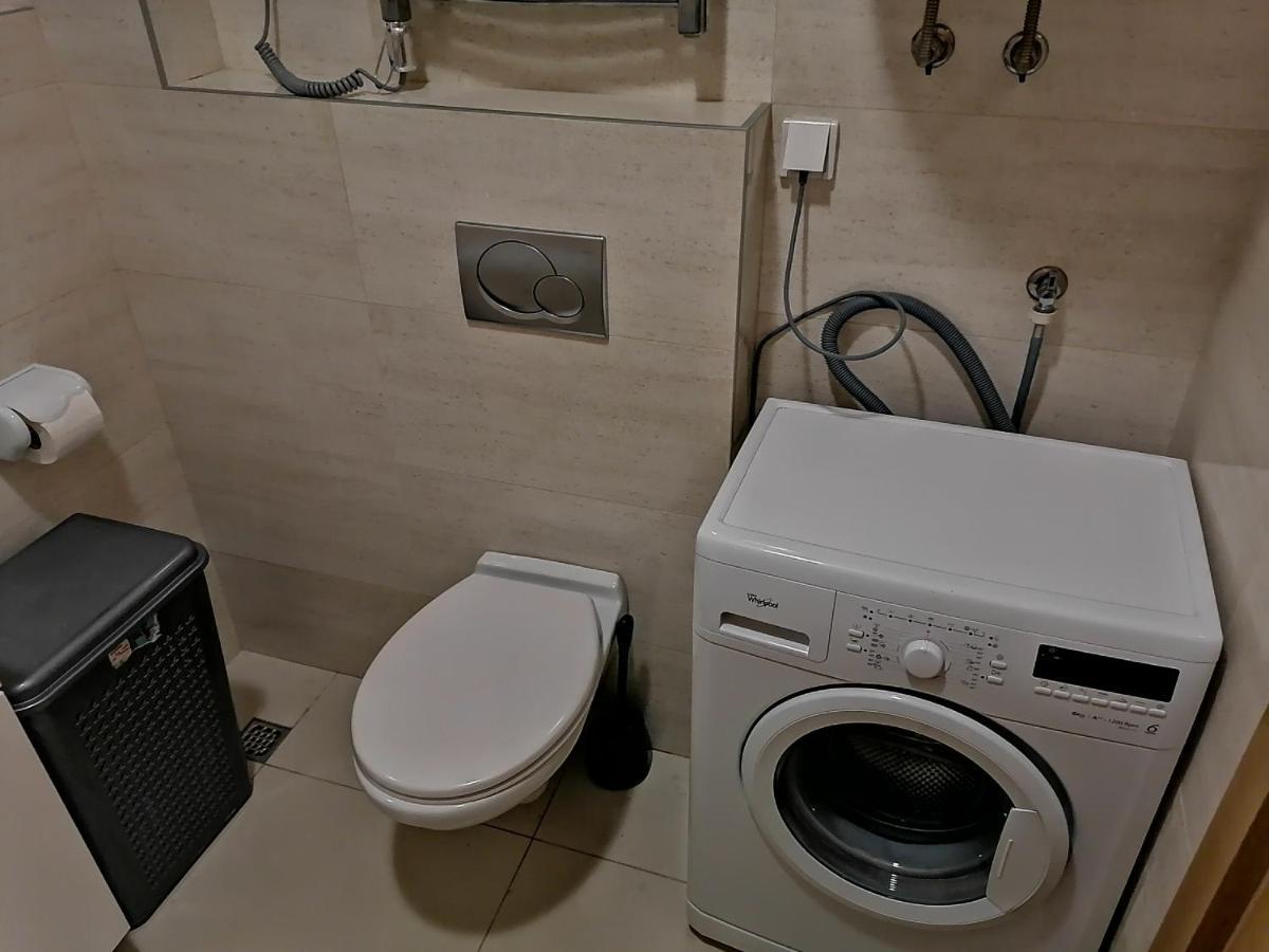 Apartman Sara Pržno Esterno foto